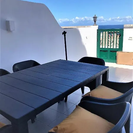 Sunny Holidays In Casa Familiar Playa La Arena